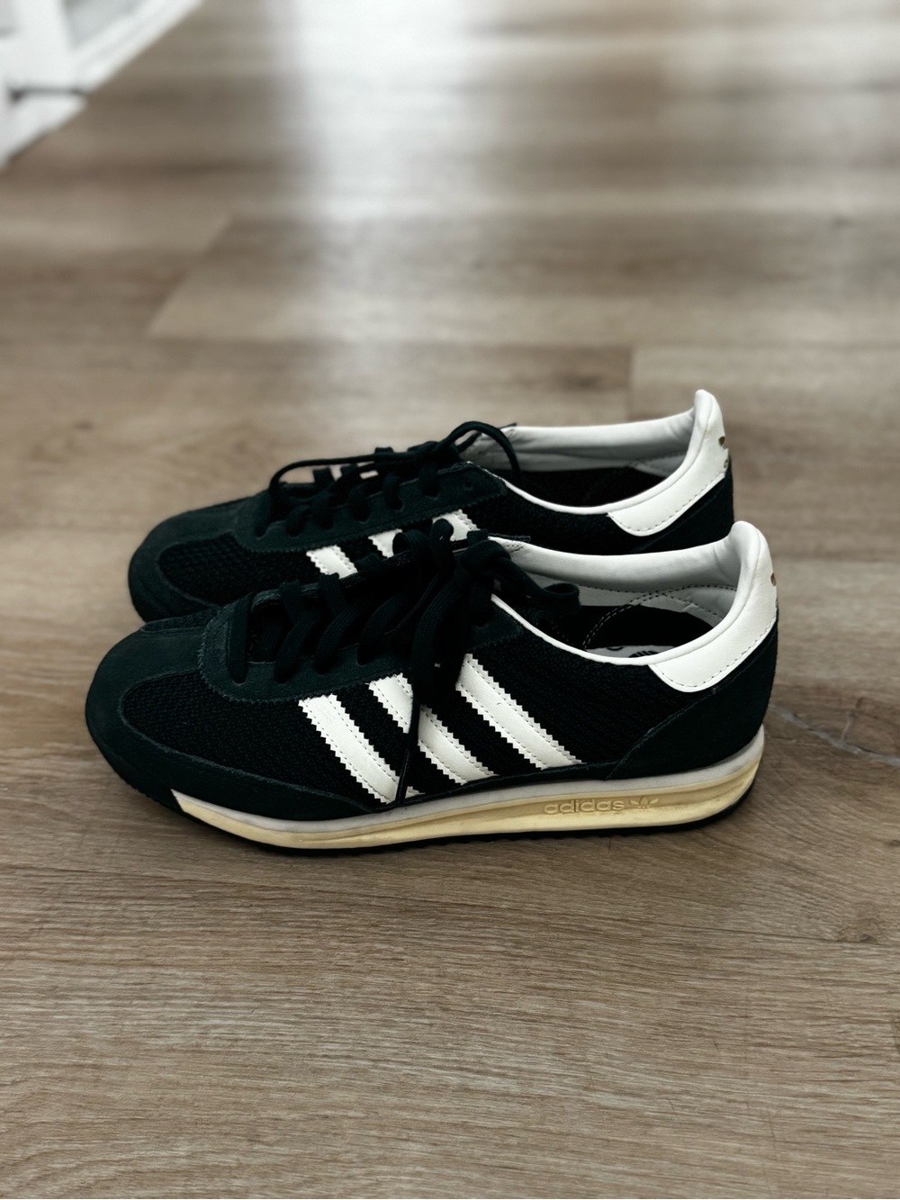 adidas green sneakers - Picture 4 of 8